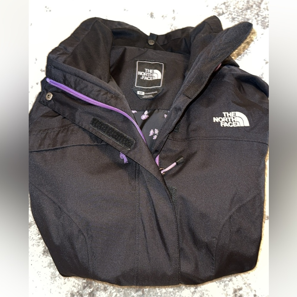 Rain Coat, Multiple Pockets. Flowered Pattern Lin… - image 4